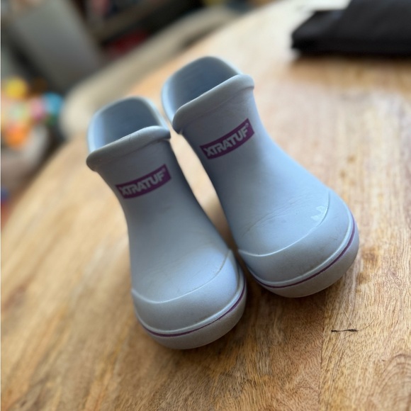 TUFS LITTLE KIDS ANKLE DECK BOOT - Picture 1 of 5